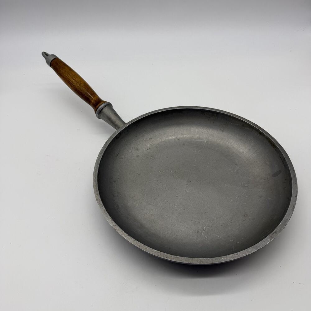 RARE The Pot Shop Of Boston The French Chef 10" Omelet Pan Made In USA